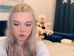 small_blondee Chaturbate cam porn videos